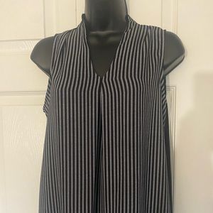 Worthington S black and white blouse